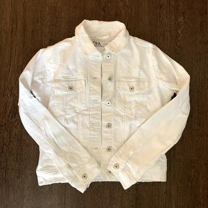 Zara Women’s White Distressed Denim Jacket Size M